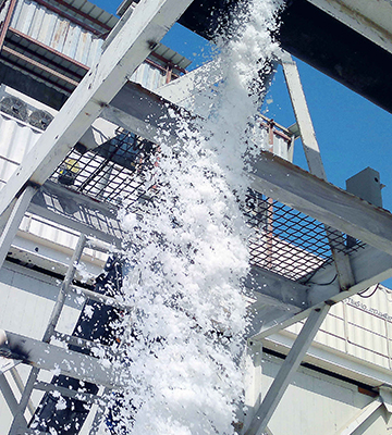 Planta de hielo en escamas en contenedores con almacenamiento automático de hielo, sistema de entrega y pesaje (todo en uno) 
