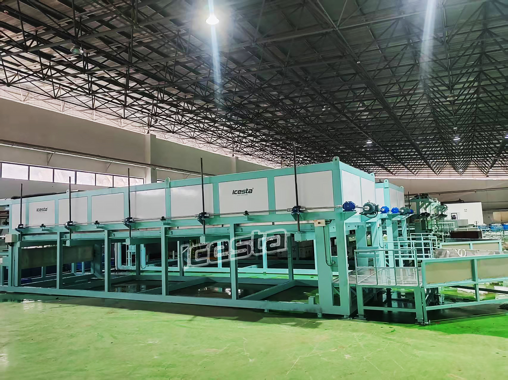ICESTA entrega con éxito una planta de hielo para transporte de vegetales de 180 toneladas por día en Bijie, Guizhou, impulsando la cadena de frío para los productos agrícolas del suroeste de China